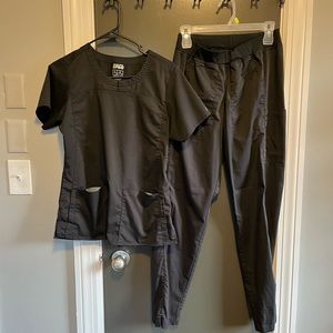 WonderWink Pro scrub set - black